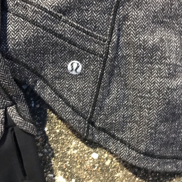 Lululemon jacket long sleeve - Picture 5 of 7